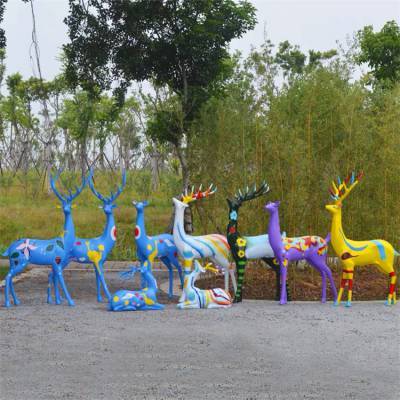 廣西玻璃鋼動(dòng)物雕塑廠家 打造樓盤景觀中的詩(shī)意鹿群雕塑小品